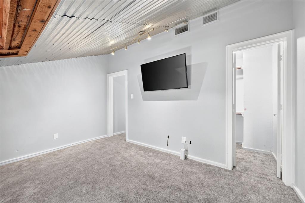502 Columbia Drive Property Photo 18
