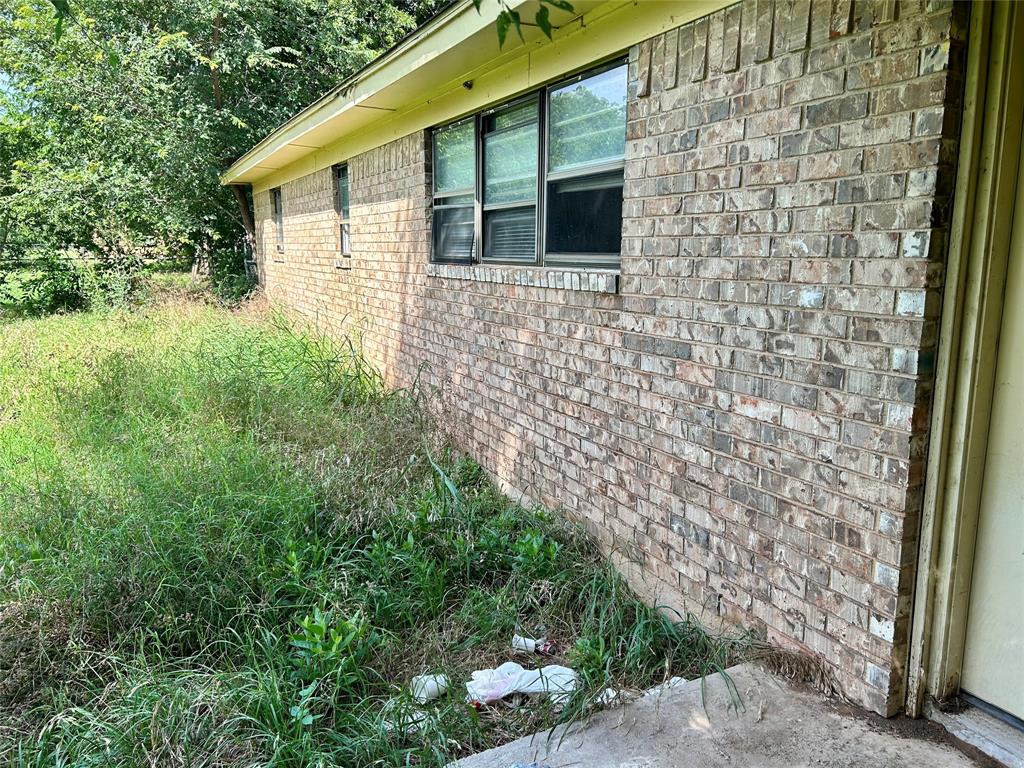 508 Parkway Drive Property Photo 3