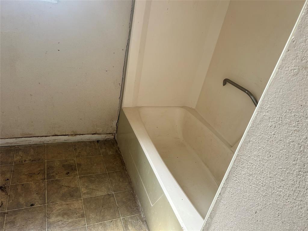 508 Parkway Drive Property Photo 9