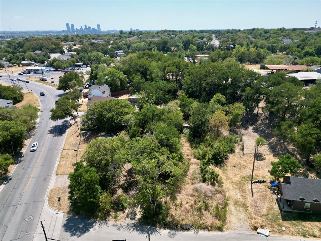 1001 Nw Loraine Street Property Photo 1