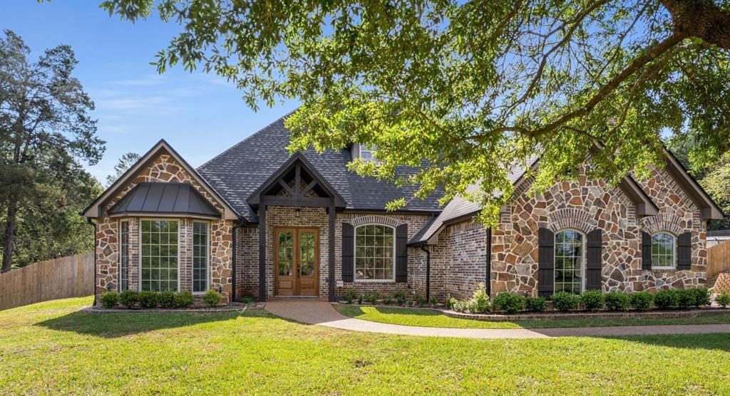 333 Hines Crossing Property Photo 1