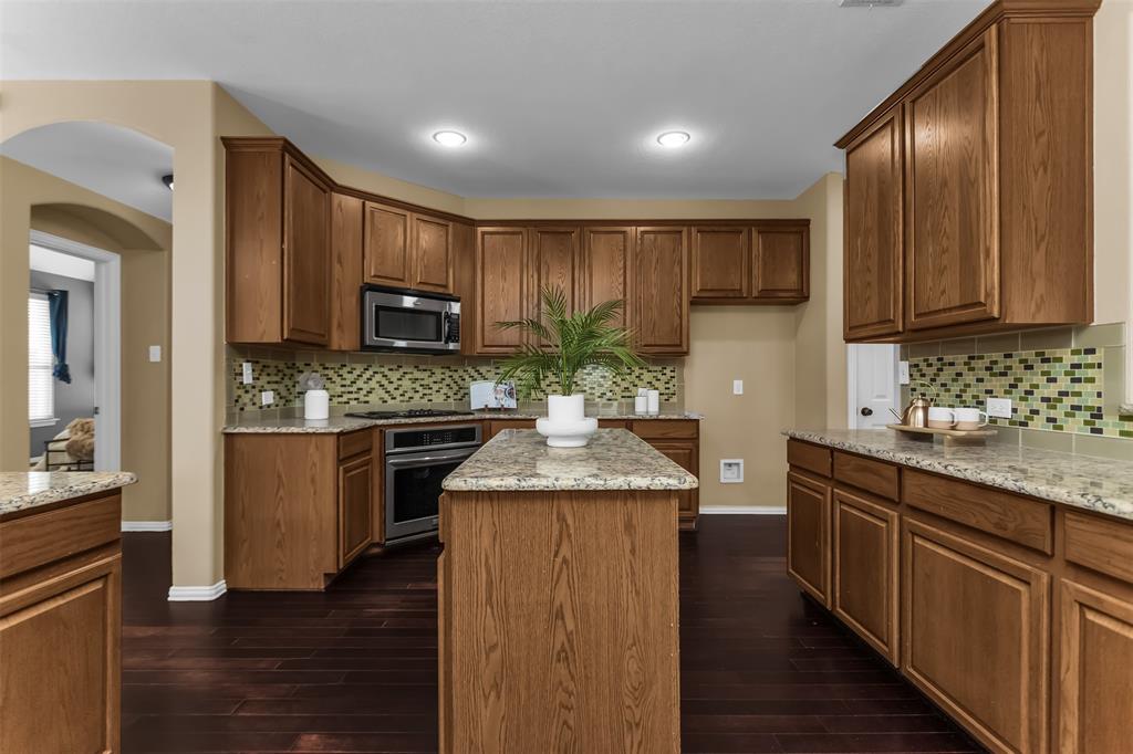 11701 Lampwick Lane Property Photo 3