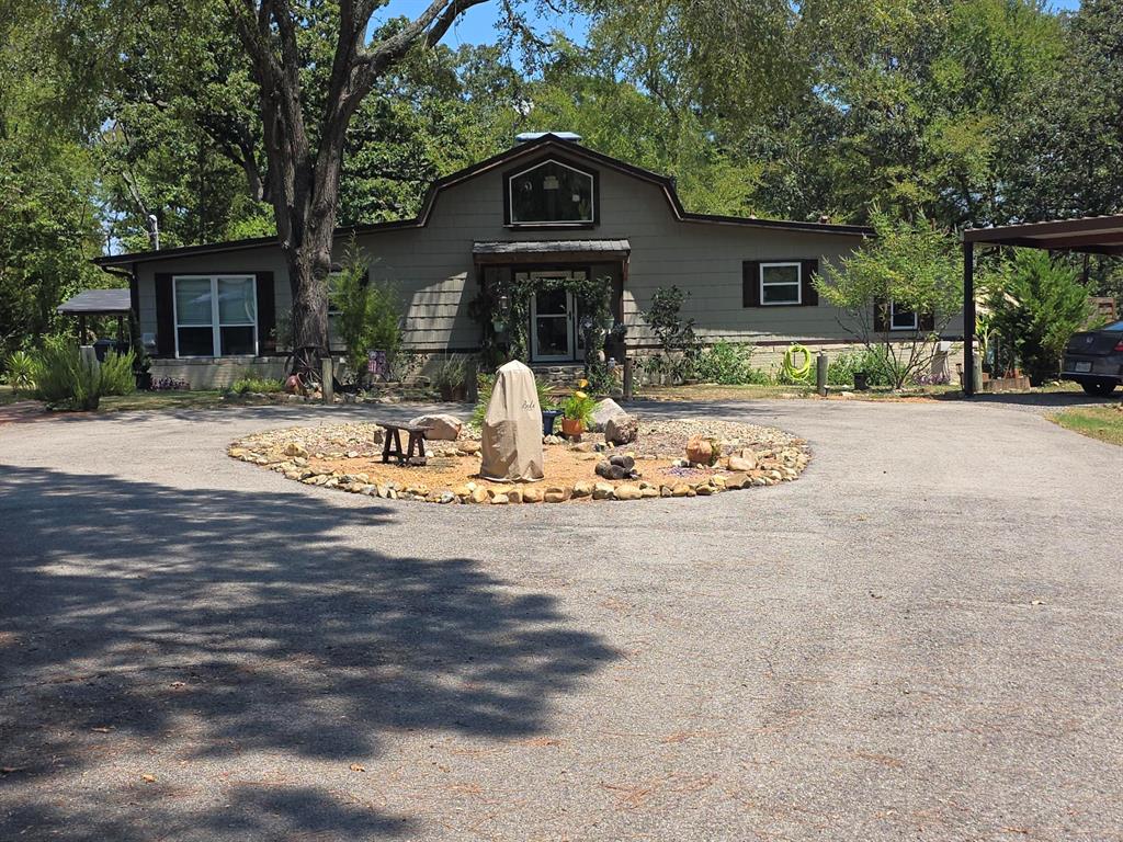 185 Private Road 6604 Property Photo 1