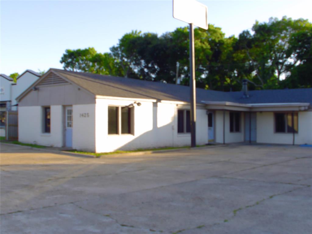 1425 Airline Drive Property Photo 1