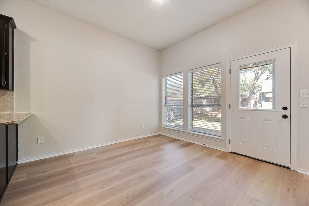 9021 Lakepointe Avenue Property Photo 6