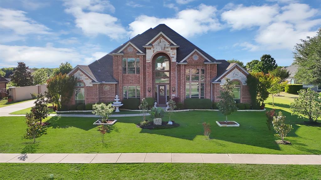 1611 Mustang Court Property Photo 1