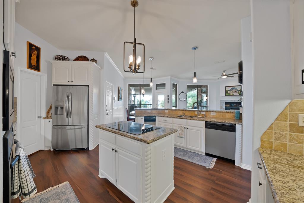 1611 Mustang Court Property Photo 9