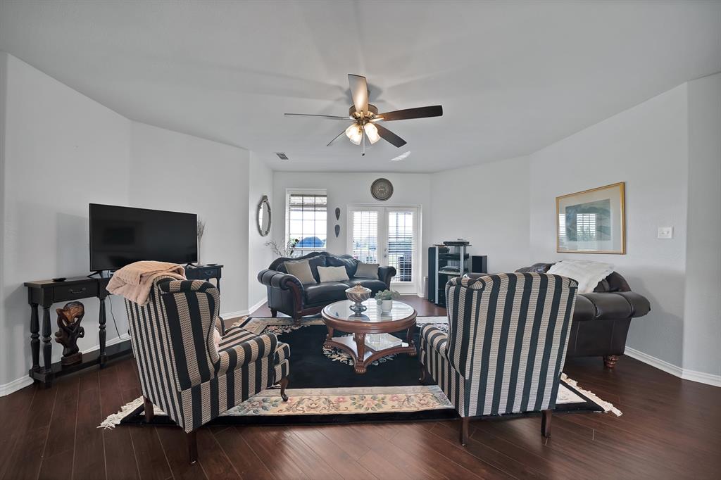 1611 Mustang Court Property Photo 23