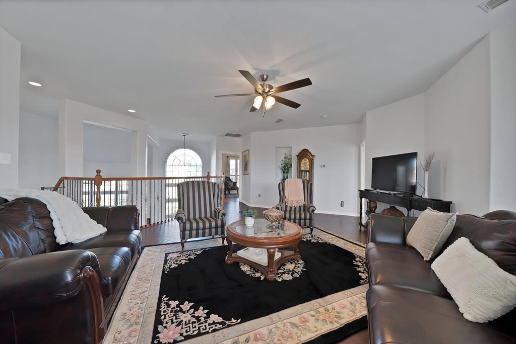 1611 Mustang Court Property Photo 24