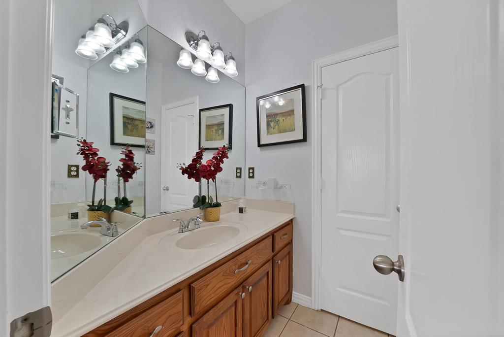 1611 Mustang Court Property Photo 31