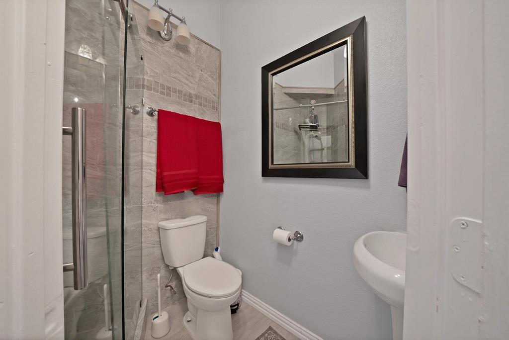 1611 Mustang Court Property Photo 33