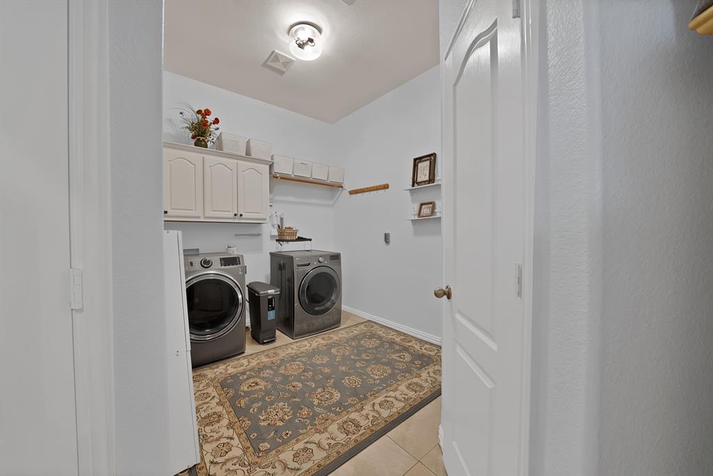 1611 Mustang Court Property Photo 34
