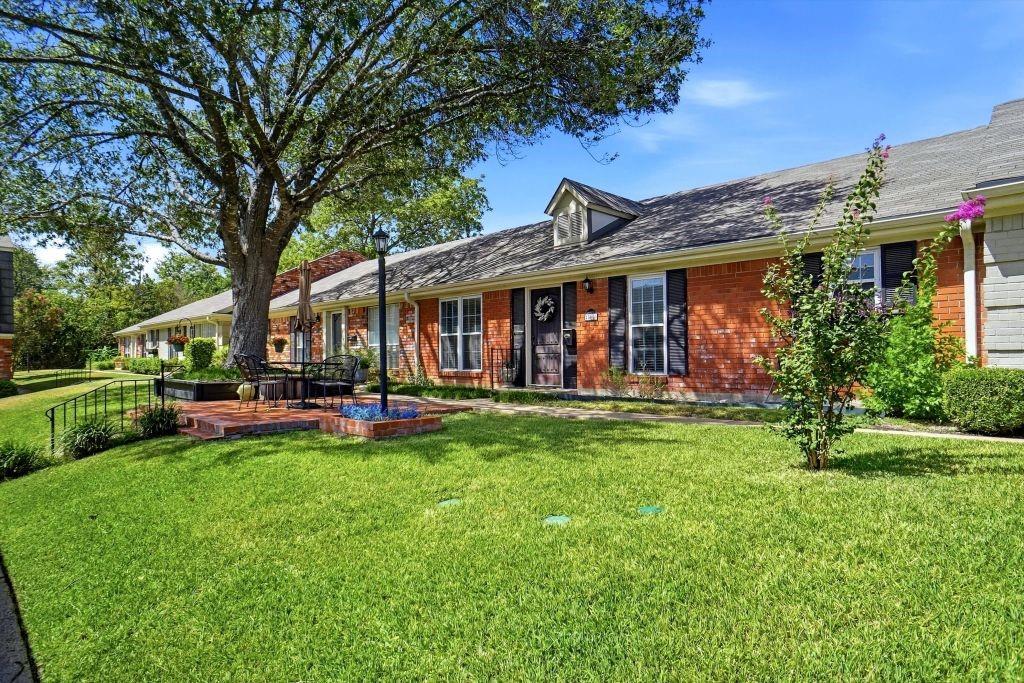 5006 Lake Shore Drive Property Photo 1