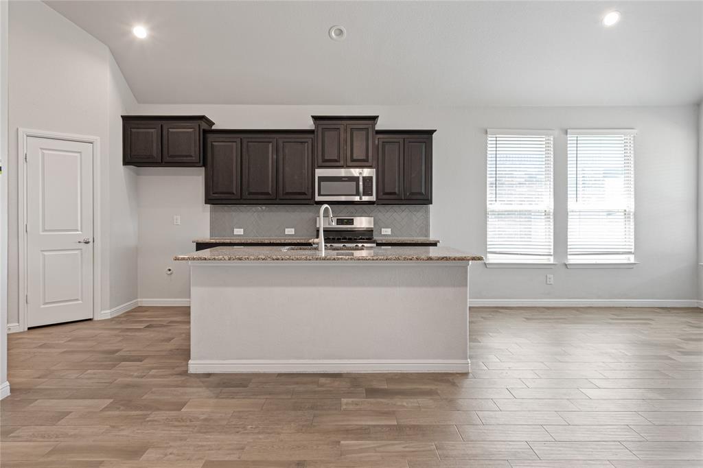 821 Falcon Road Property Photo 4