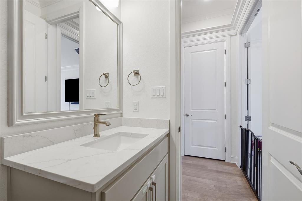 1021 Tobey Court Property Photo 22