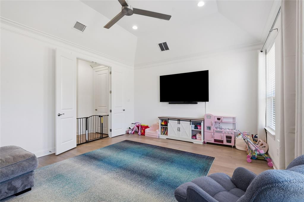 1021 Tobey Court Property Photo 24