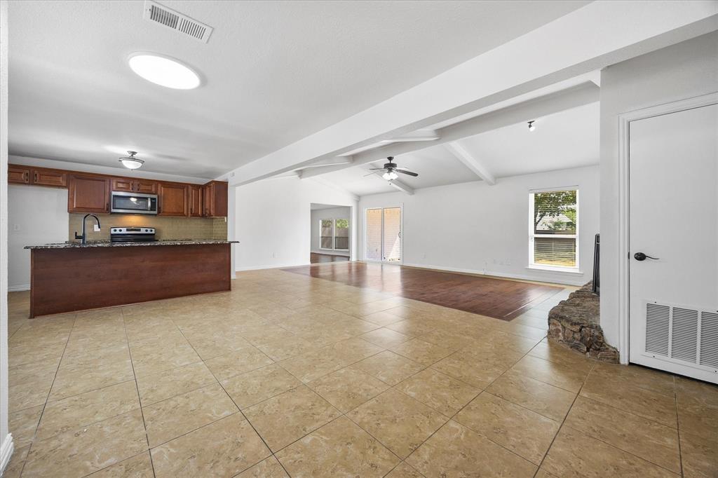 925 Lake North Road Property Photo 6