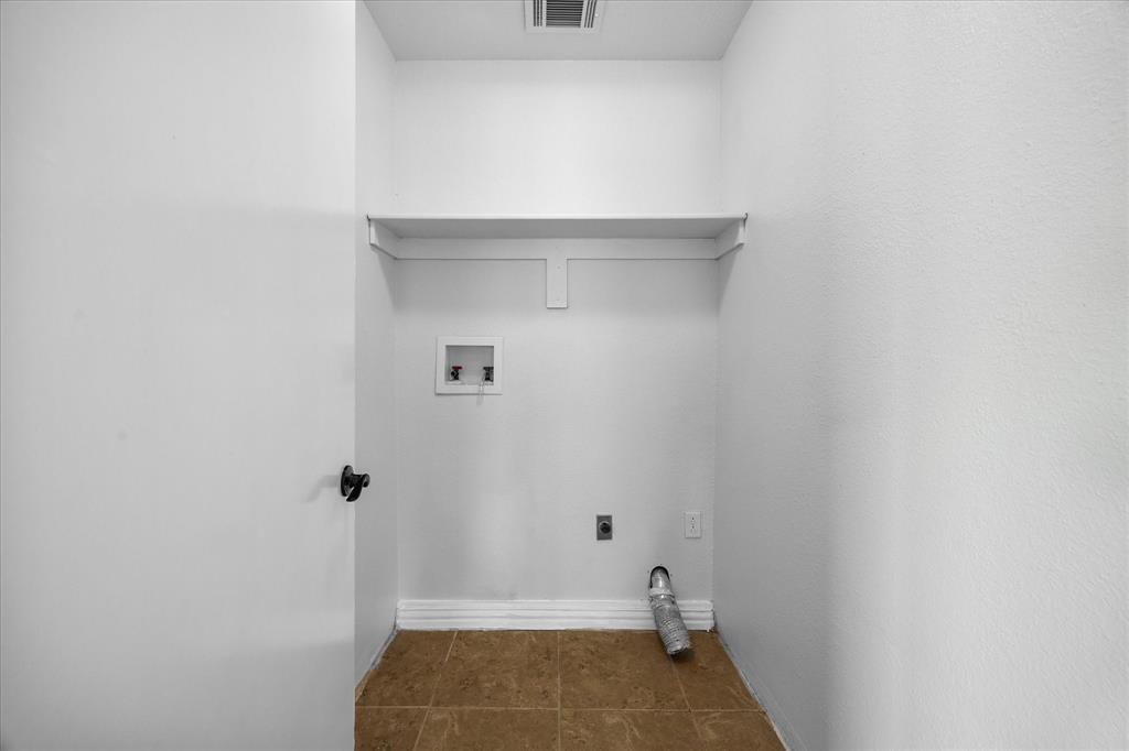 925 Lake North Road Property Photo 17