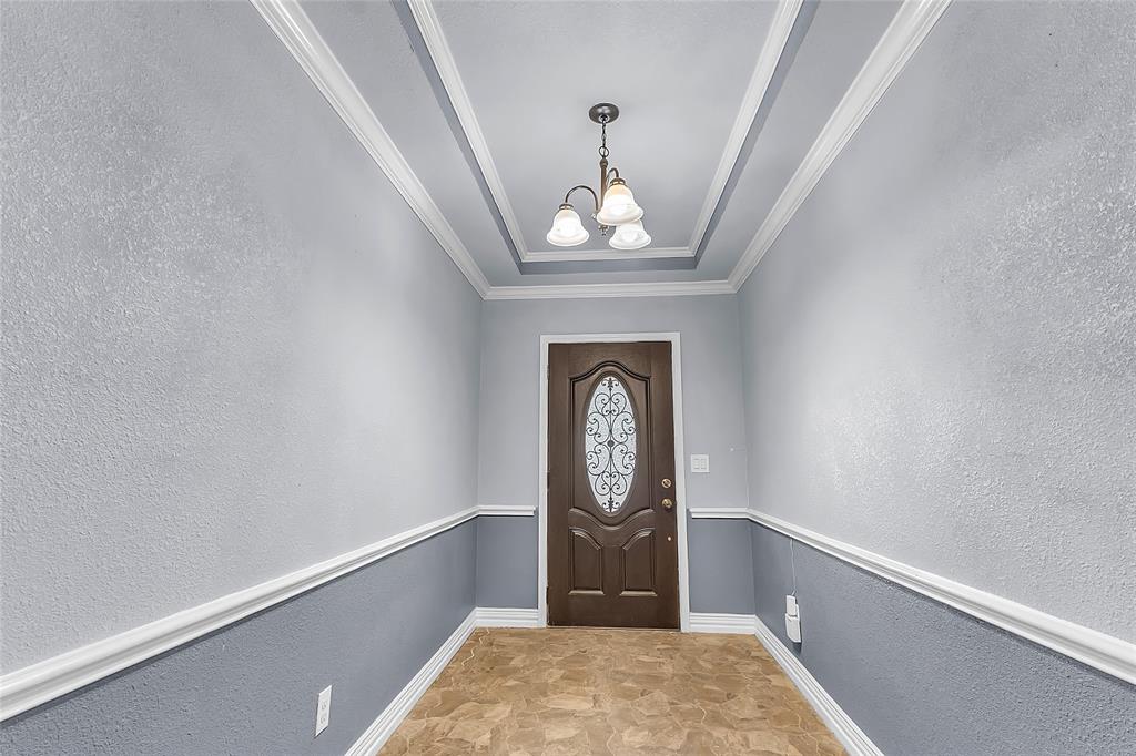 7117 Rolling Fork Drive Property Photo 2