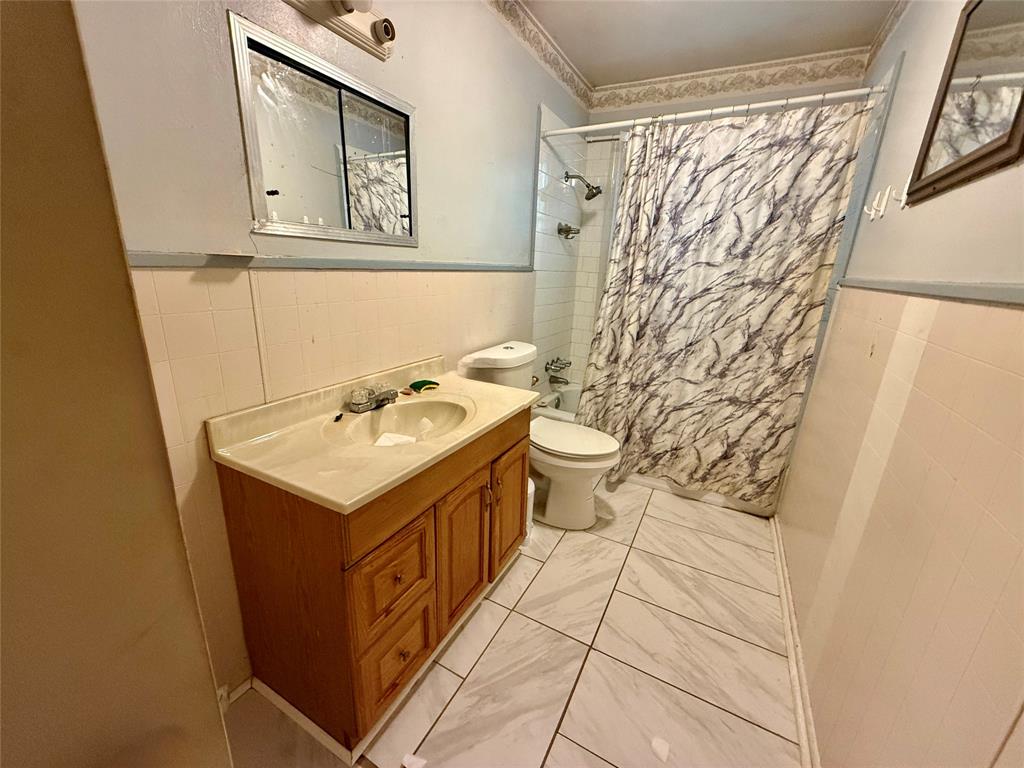1200 Park Drive Property Photo 9