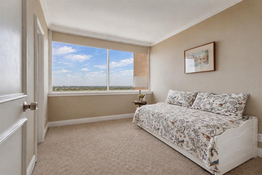 6211 W Northwest Highway 2702 Property Photo 15