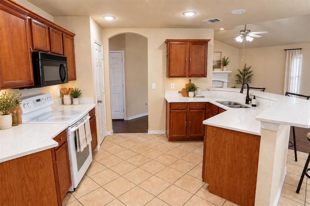 9304 Marilyn Court Property Photo 4