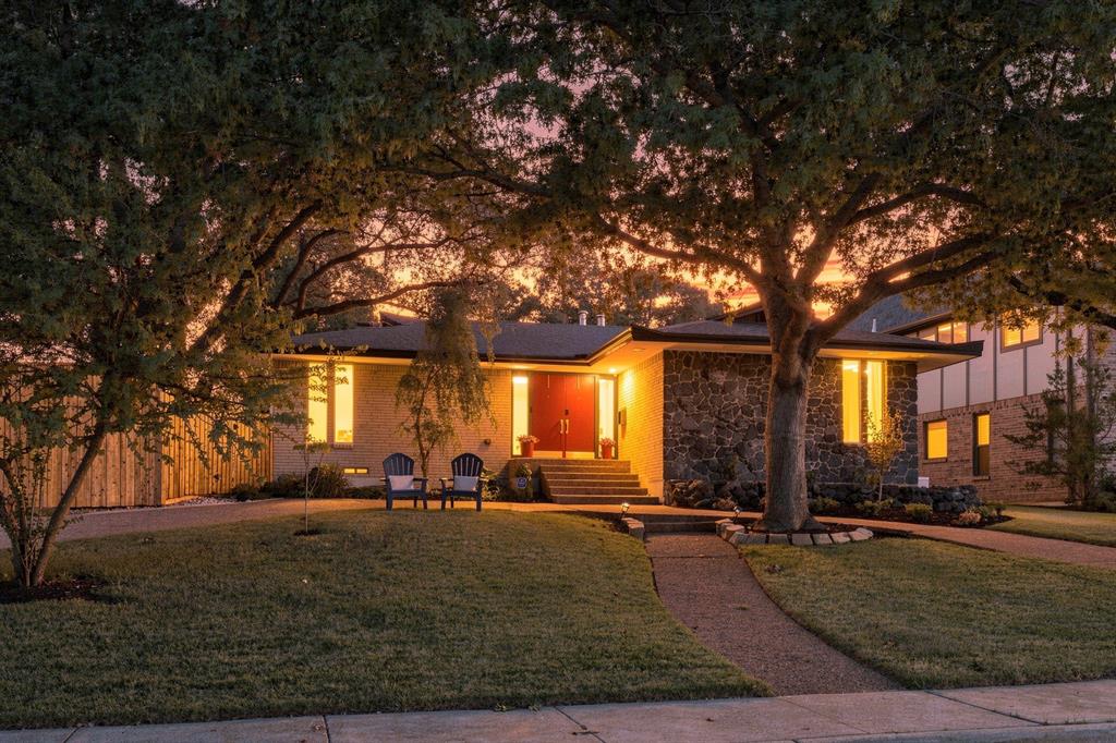 9307 Crestedge Drive Property Photo 1