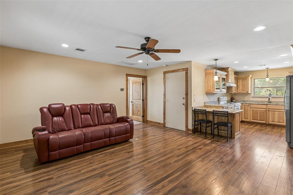 1111 Riley Road Property Photo 9