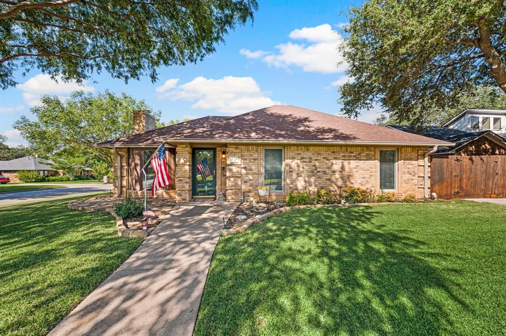 1401 Sandpiper Street Property Photo 1