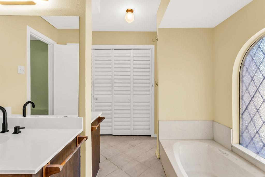 1005 Nottingham Drive Property Photo 32