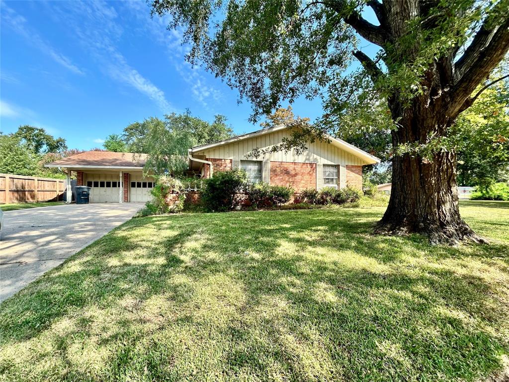 4404 Sun Valley Drive Property Photo 1