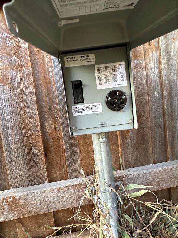 1309 London Drive Property Photo 6
