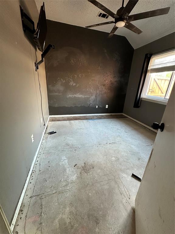 1309 London Drive Property Photo 14
