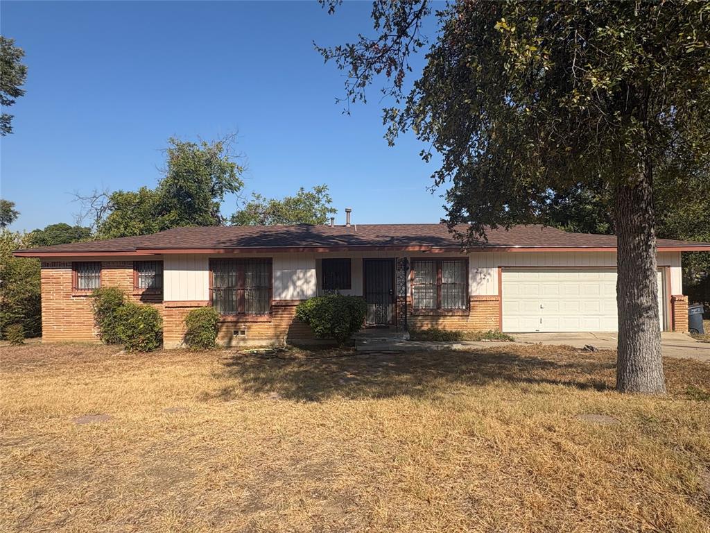 2121 Kingsdale Drive Property Photo 1