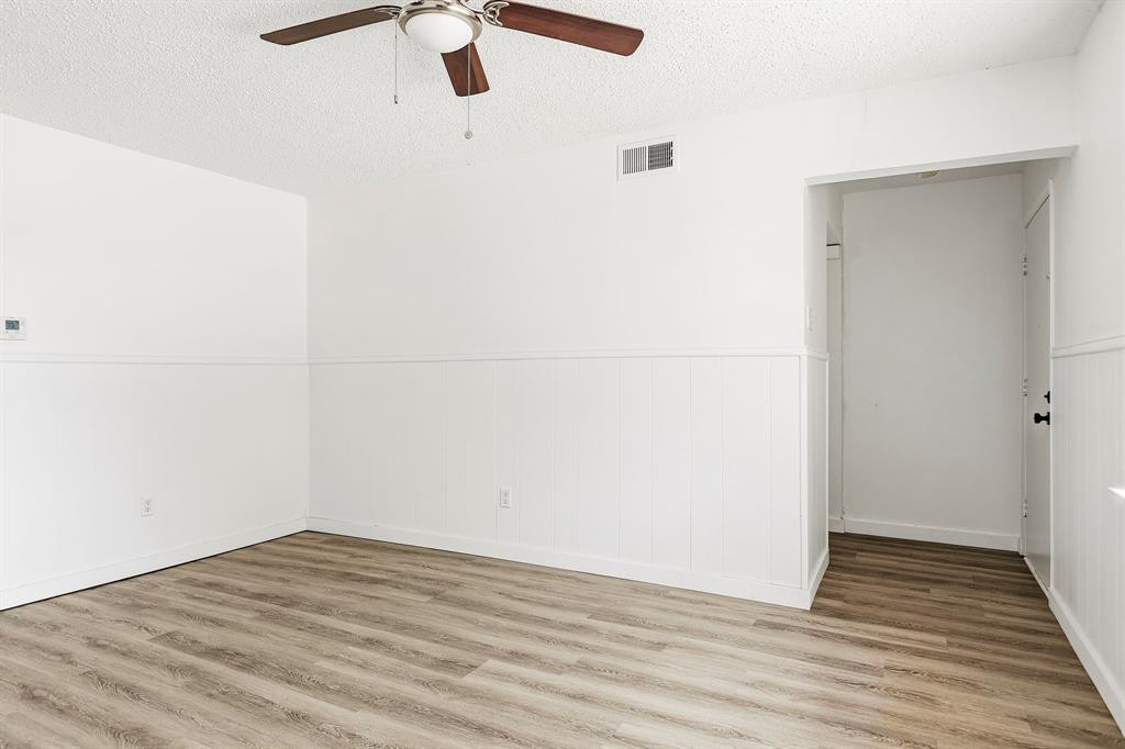 1306 N Floyd Road Property Photo 4