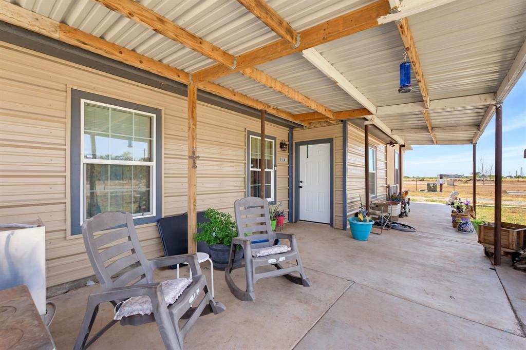 8369 Spinks Road Property Photo 1