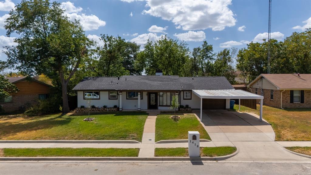 1418 Royal Drive Property Photo 2