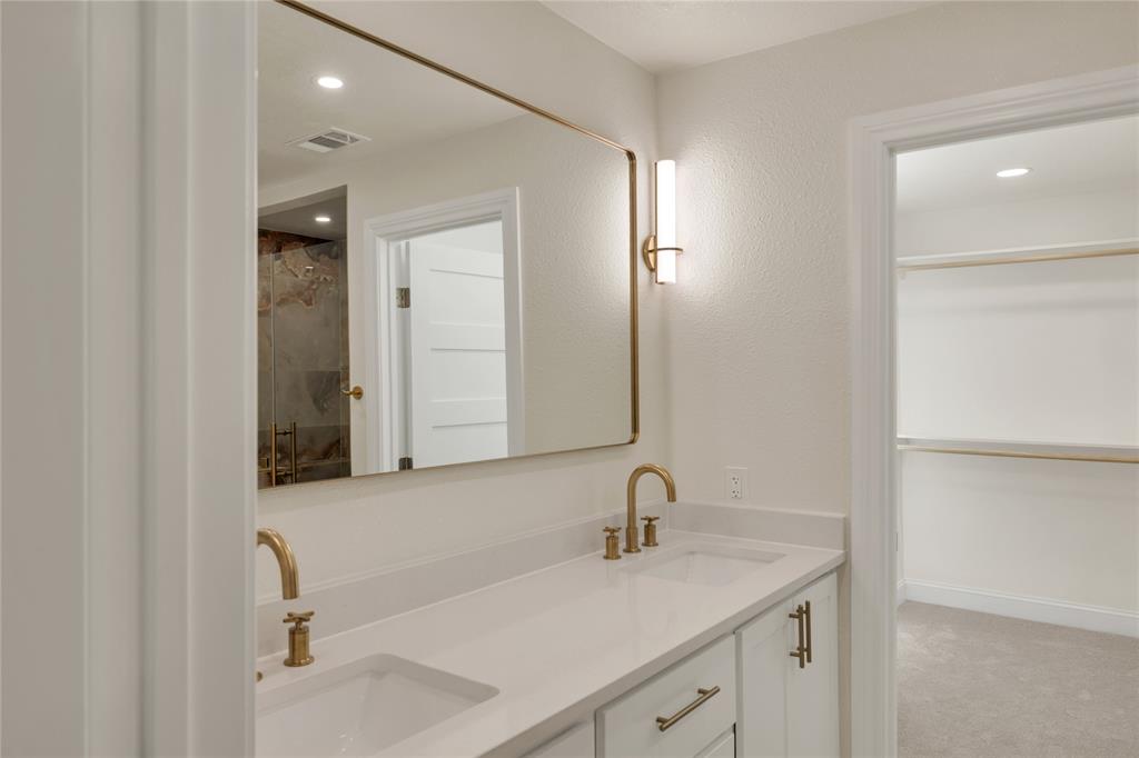 1418 Royal Drive Property Photo 15