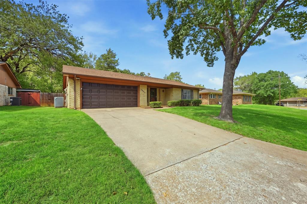 2403 Caprice Avenue Property Photo 3