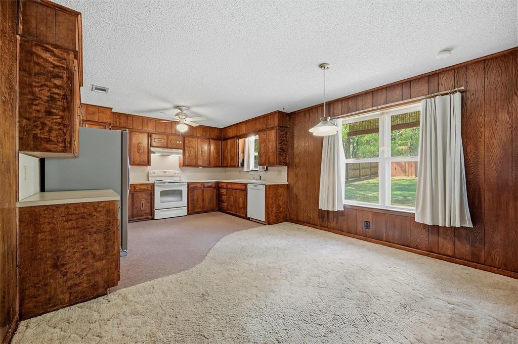 2403 Caprice Avenue Property Photo 12
