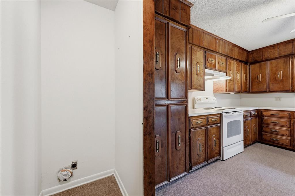 2403 Caprice Avenue Property Photo 20