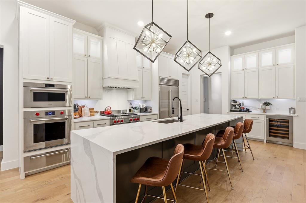 3512 Truro Street Property Photo 5
