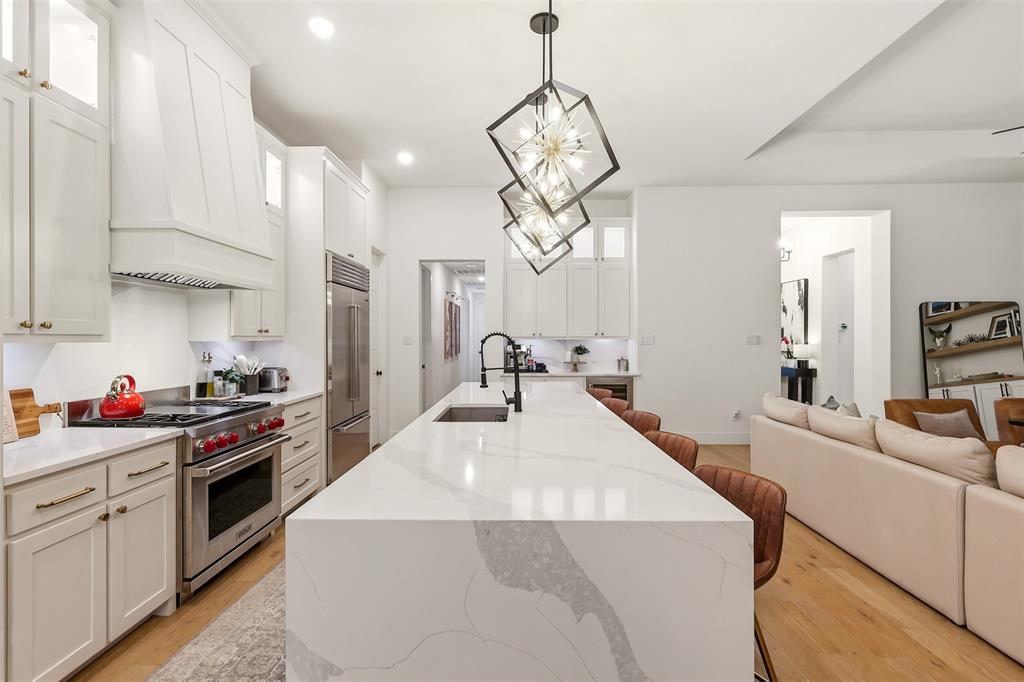 3512 Truro Street Property Photo 6