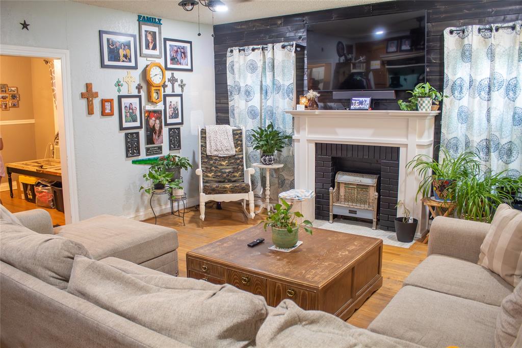 1212 Avenue Avenue Property Photo 3