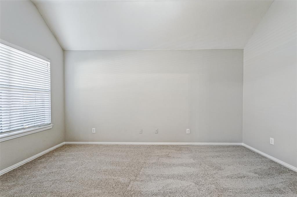 1610 Redwood Drive Property Photo 4