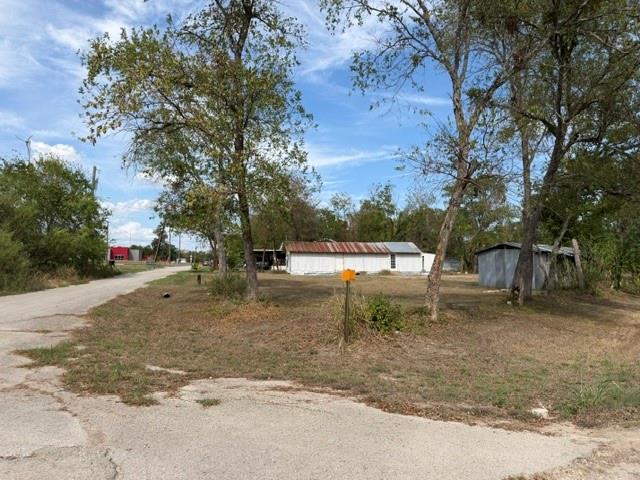 406 Whitt Street Property Photo 2