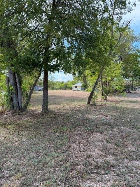 406 Whitt Street Property Photo 3