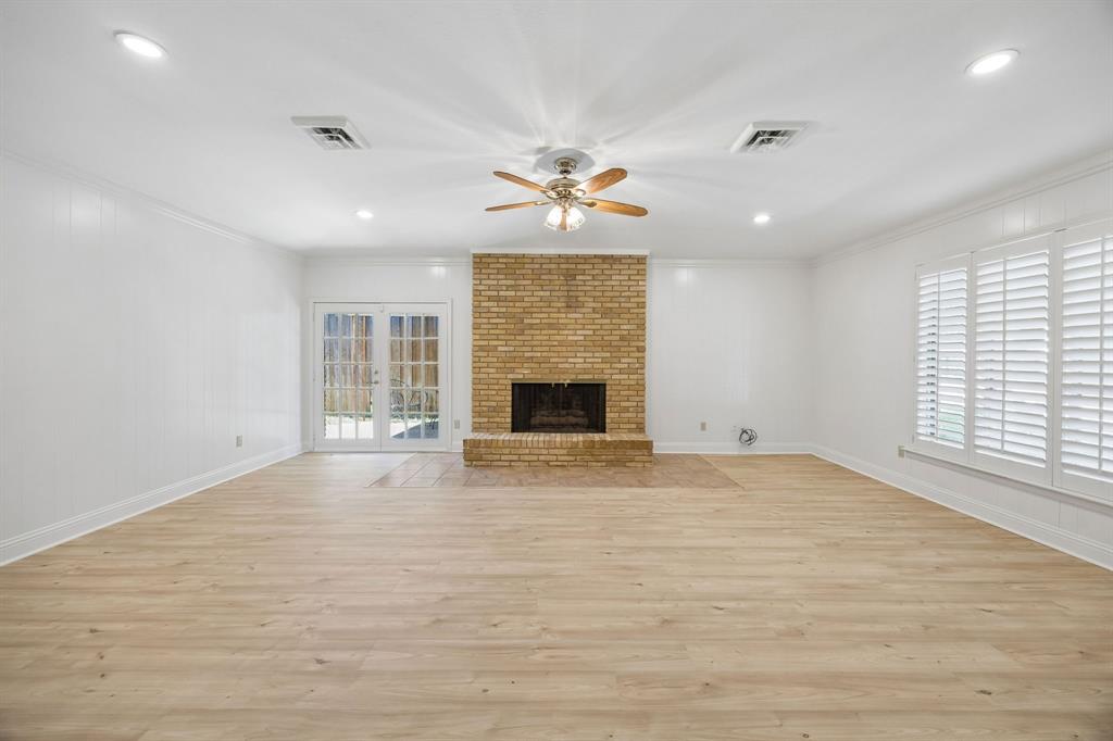 7424 Wellcrest Drive Property Photo 1