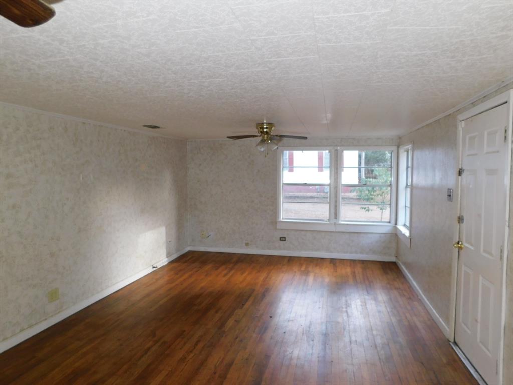 1513 S Walker Street Property Photo 8