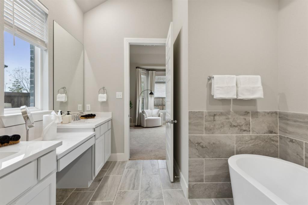 1104 Holcombe Drive Property Photo 16